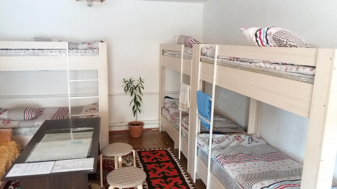 Happy Hostel In Kochkor Exterior photo